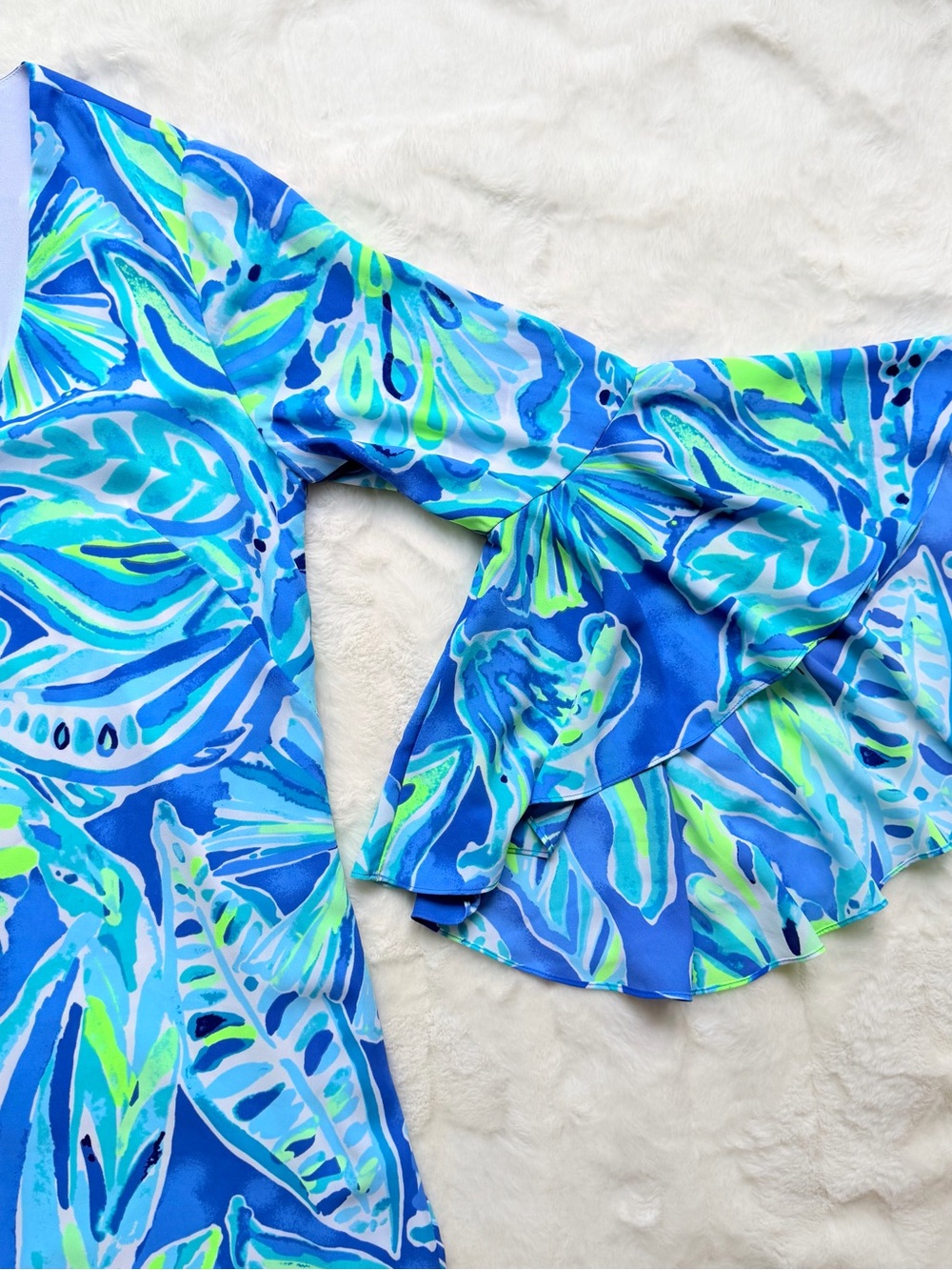 Lilly Pulitzer Blue Tropical Bell Sleeve Shift Dress Size 8 Resort Vacation - Picture 4 of 9